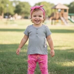 003 SET: Delia's Girl Leggings and blouse set size 3T